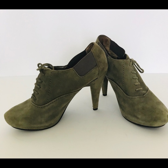 Me Too - chive green suede lace up shoes size 7 M. - Picture 4 of 7